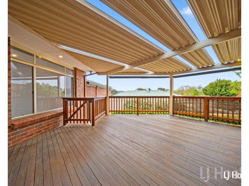 2 Alder Close, Jerrabomberra NSW 2619