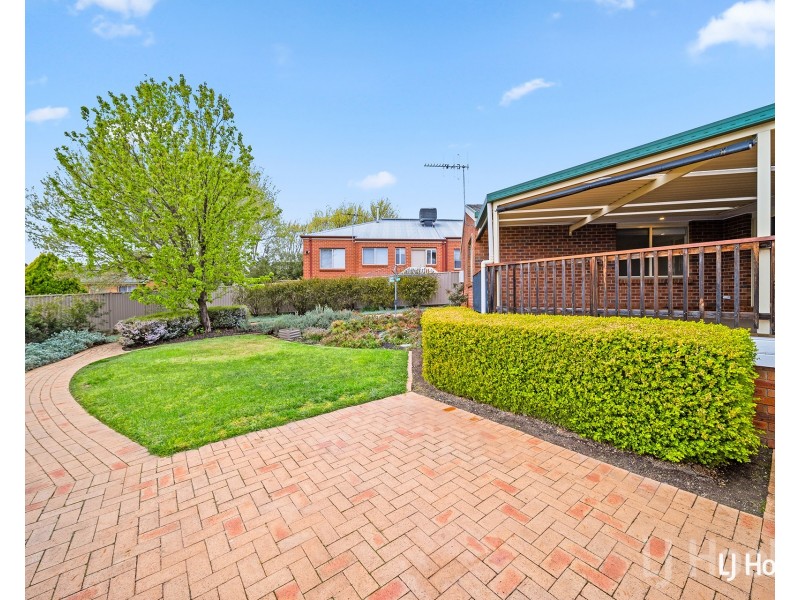 2 Alder Close, Jerrabomberra NSW 2619