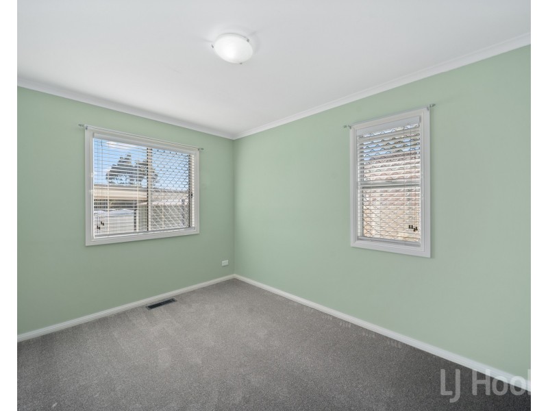 4 Miller Street, Queanbeyan West NSW 2620