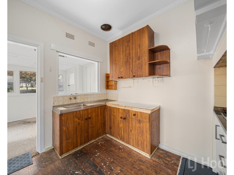 16 Collins Street, Queanbeyan NSW 2620