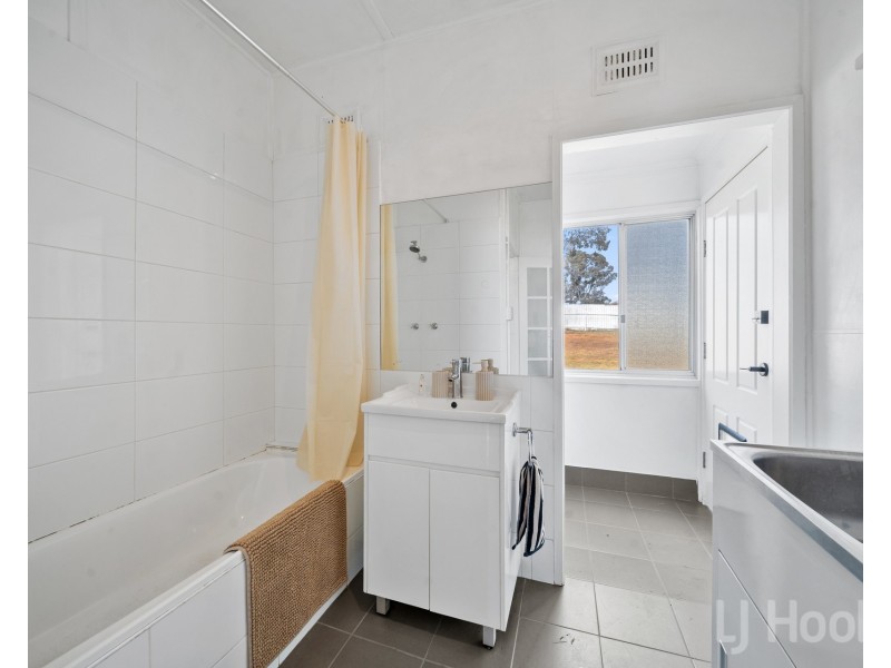 42 Fergus Road, Karabar NSW 2620