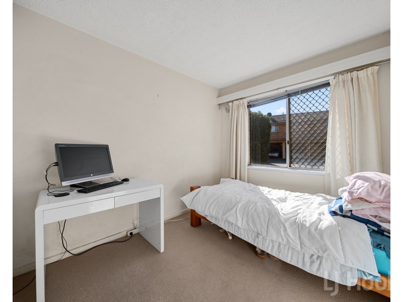 18/2 Donald Road, Queanbeyan NSW 2620