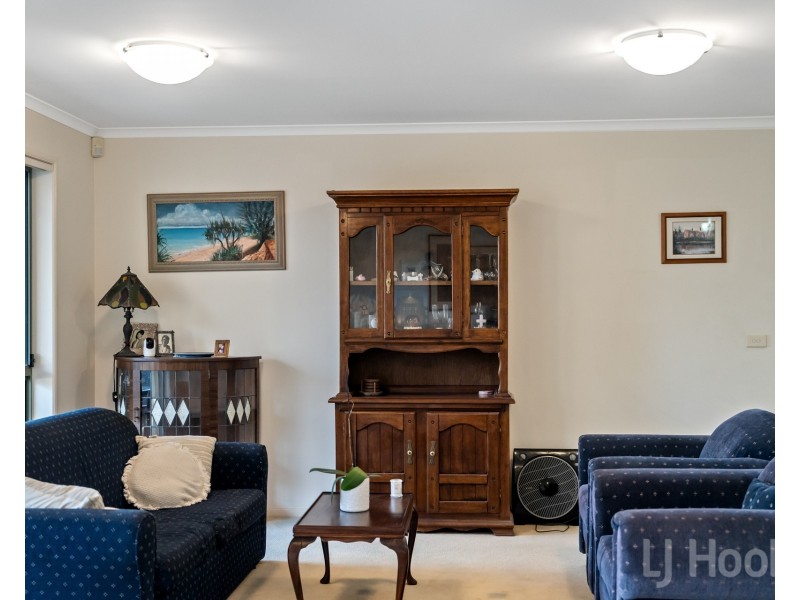27 Woodhill Link, Jerrabomberra NSW 2619