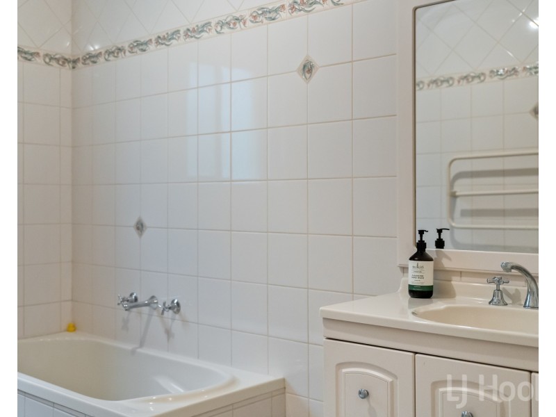 27 Woodhill Link, Jerrabomberra NSW 2619