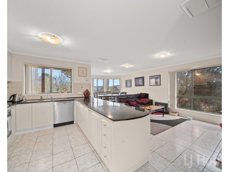 27 Woodhill Link, Jerrabomberra NSW 2619