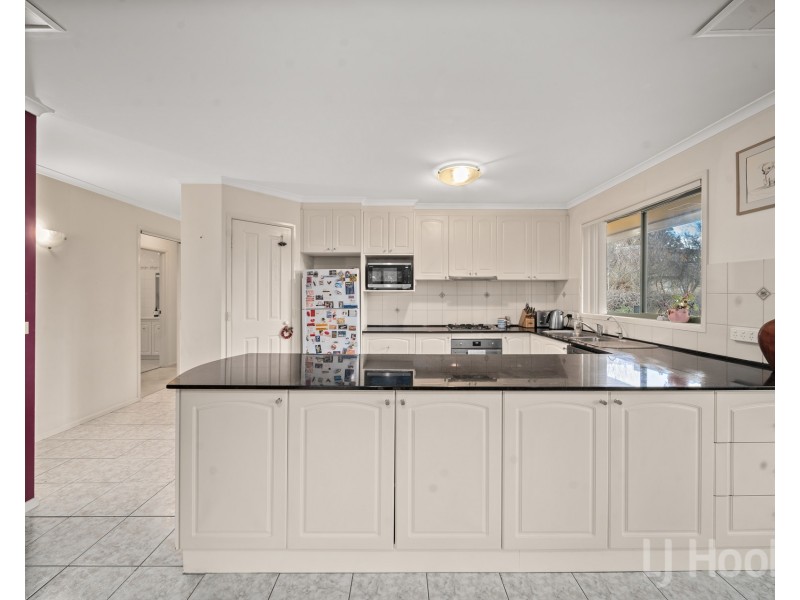 27 Woodhill Link, Jerrabomberra NSW 2619