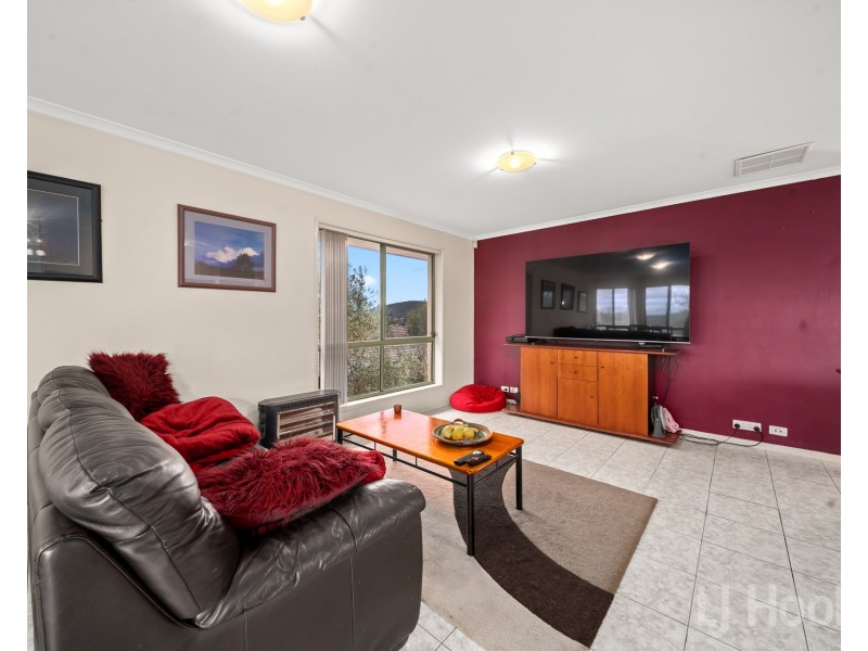 27 Woodhill Link, Jerrabomberra NSW 2619