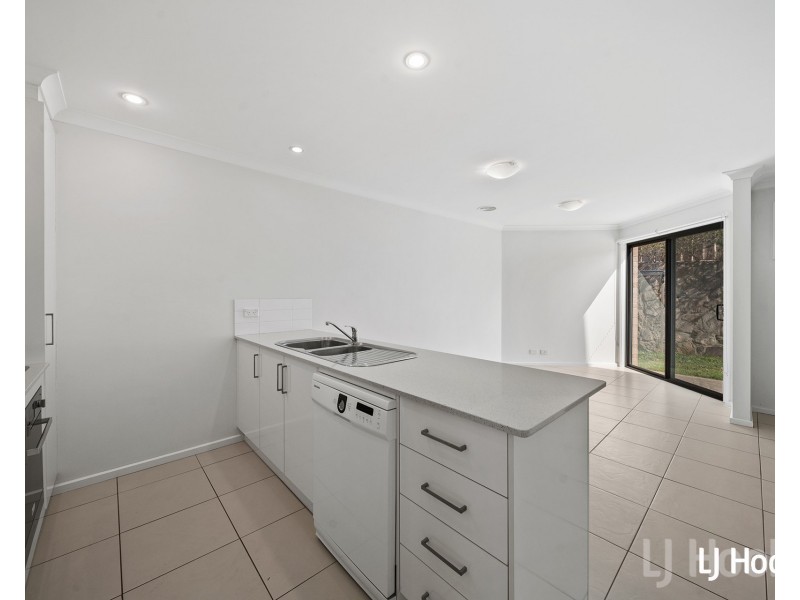 7/19 Henderson Road, Queanbeyan NSW 2620