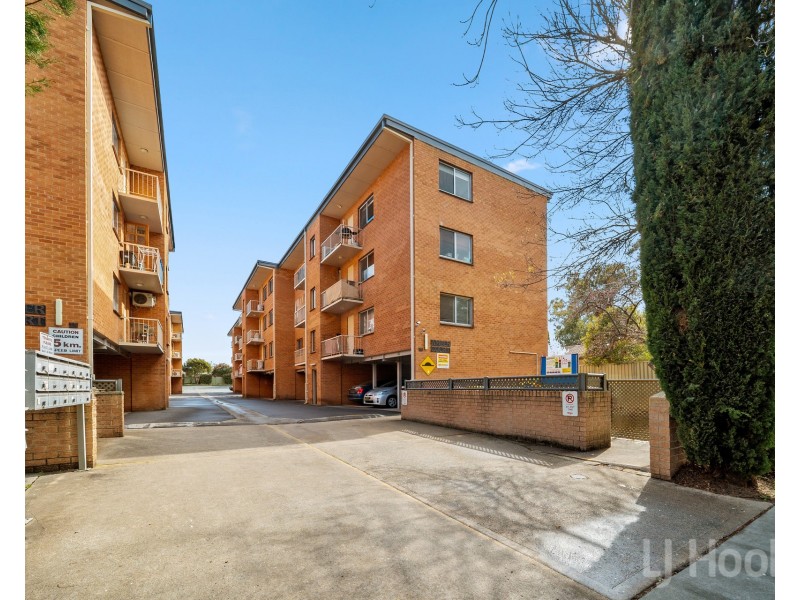 27/18 Booth Street, Queanbeyan East NSW 2620