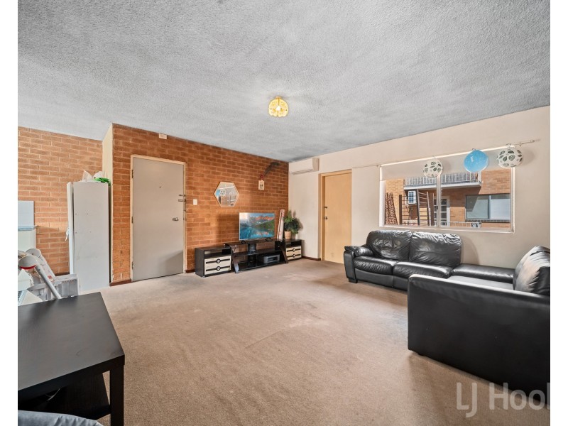 27/18 Booth Street, Queanbeyan East NSW 2620