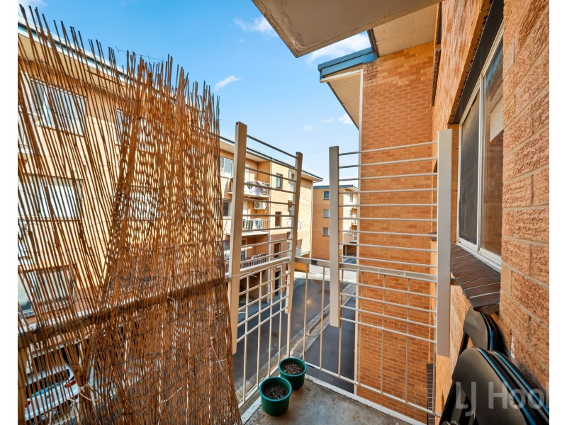 27/18 Booth Street, Queanbeyan East NSW 2620