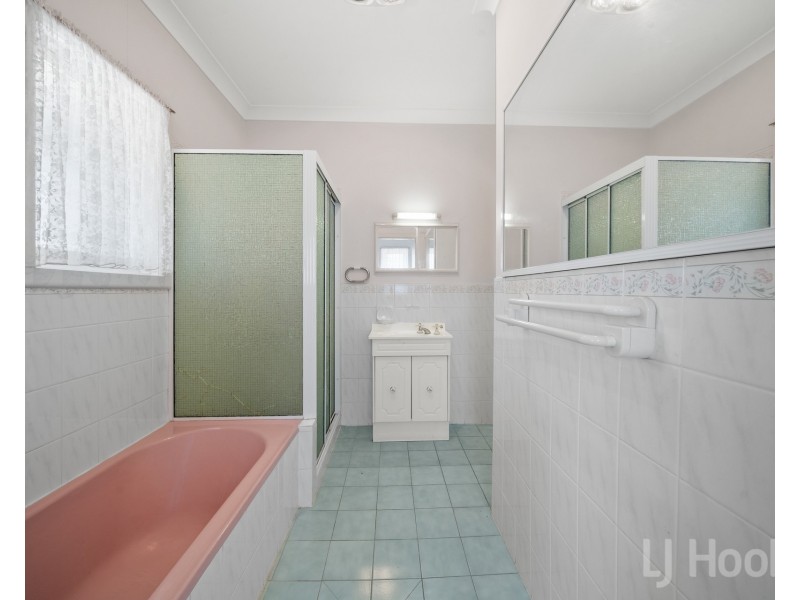 11 Fergus Road, Queanbeyan NSW 2620
