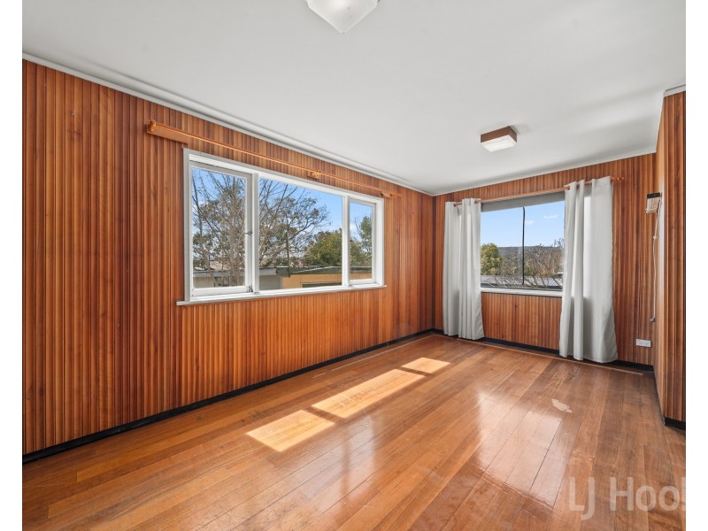 11 Fergus Road, Queanbeyan NSW 2620