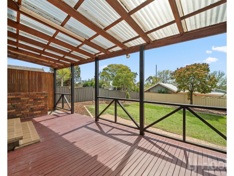 11 Fergus Road, Queanbeyan NSW 2620