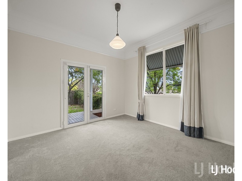 8 O’Hanlon Road, Queanbeyan NSW 2620