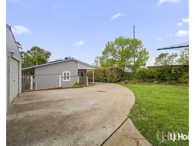 8 O’Hanlon Road, Queanbeyan NSW 2620