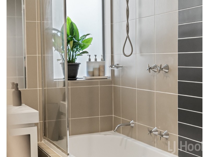 17B/17 Uriarra Road, Queanbeyan NSW 2620