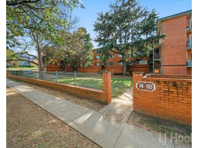 12/74 Collett Street, Queanbeyan NSW 2620