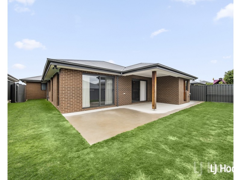 108 Weatherstone Circuit, Googong NSW 2620