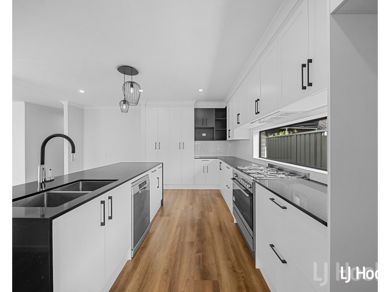 108 Weatherstone Circuit, Googong NSW 2620