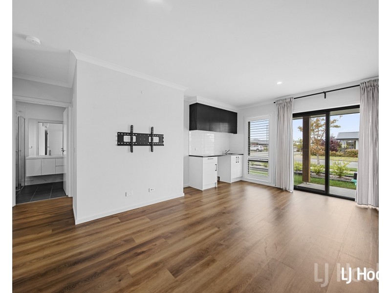 108 Weatherstone Circuit, Googong NSW 2620