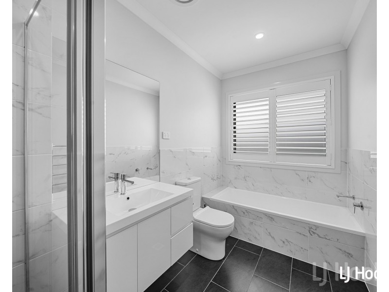 108 Weatherstone Circuit, Googong NSW 2620