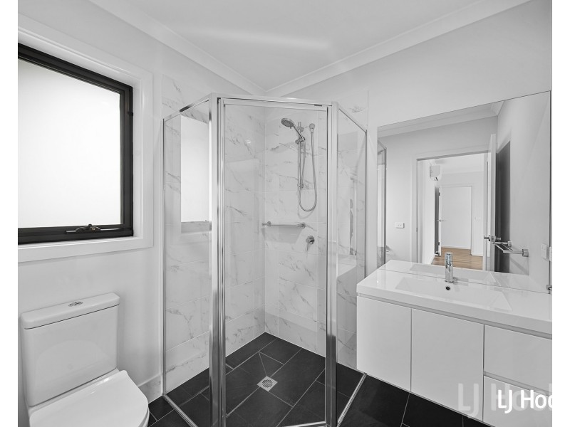 108 Weatherstone Circuit, Googong NSW 2620