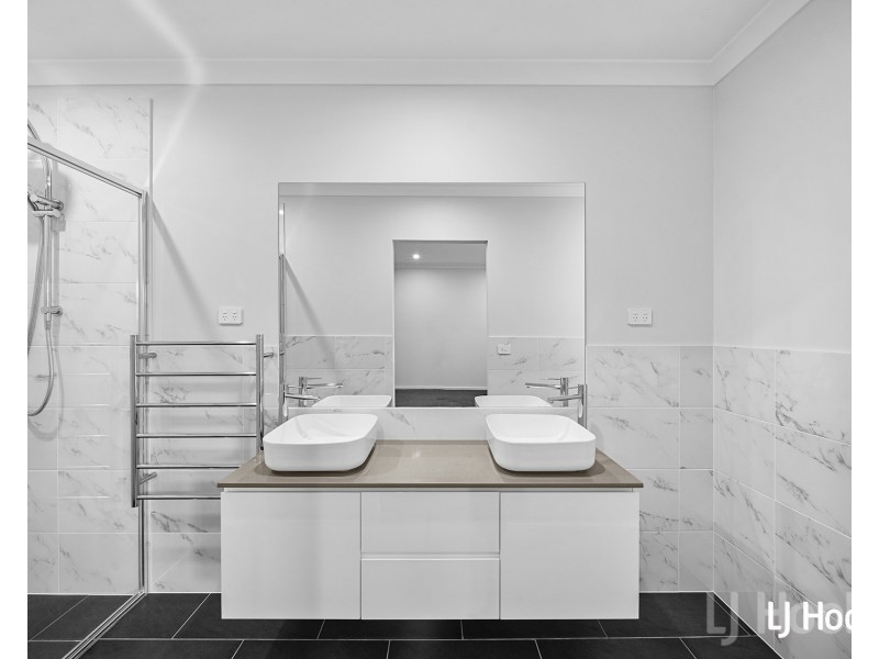 108 Weatherstone Circuit, Googong NSW 2620