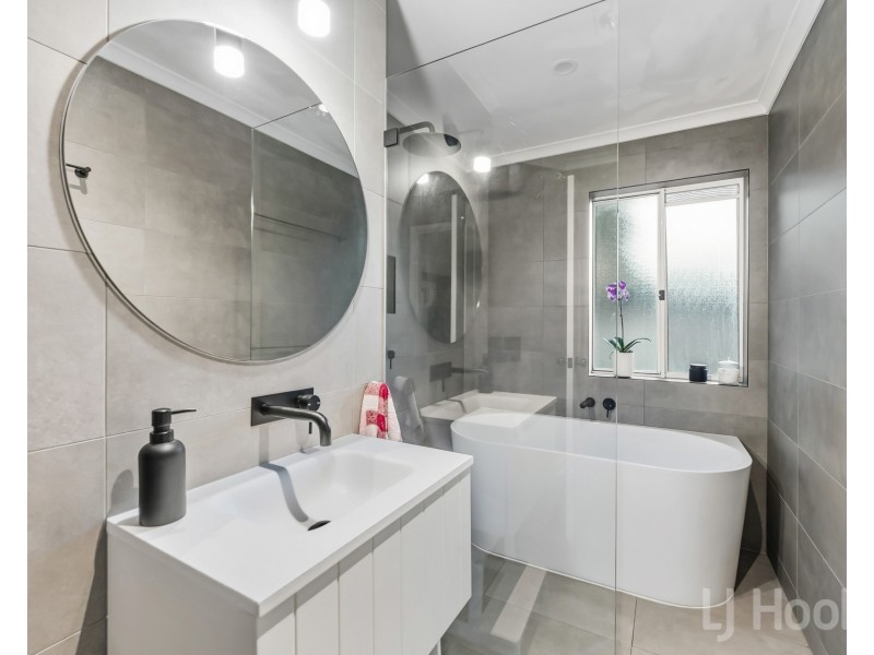 13 Wangara Crescent, Queanbeyan West NSW 2620