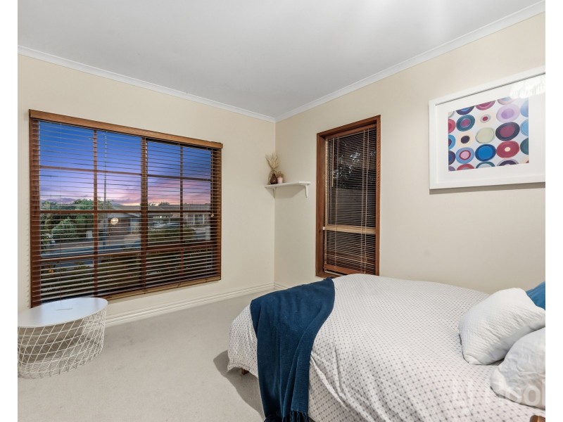 13 Wangara Crescent, Queanbeyan West NSW 2620