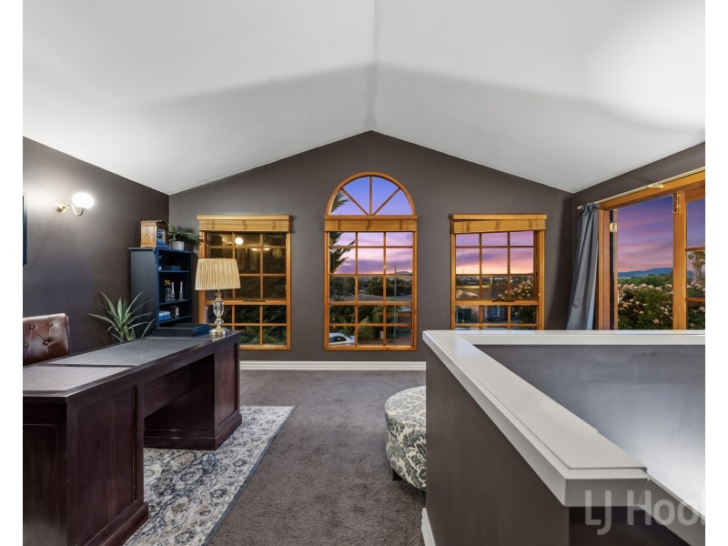 13 Wangara Crescent, Queanbeyan West NSW 2620
