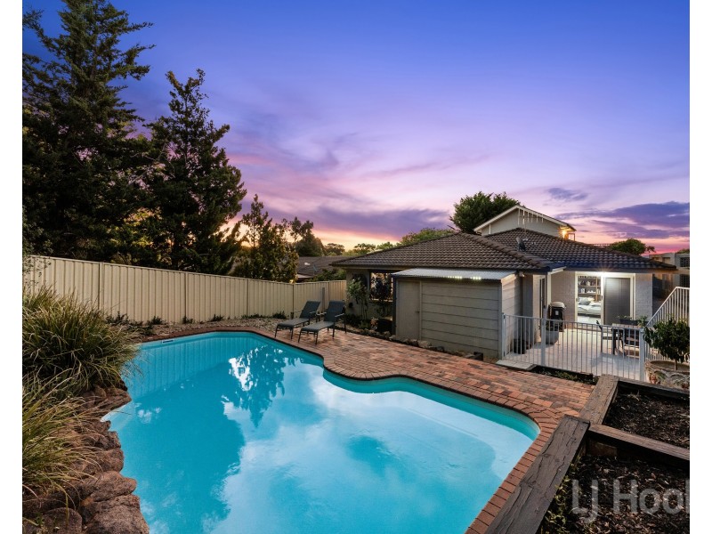 13 Wangara Crescent, Queanbeyan West NSW 2620