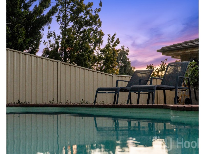 13 Wangara Crescent, Queanbeyan West NSW 2620