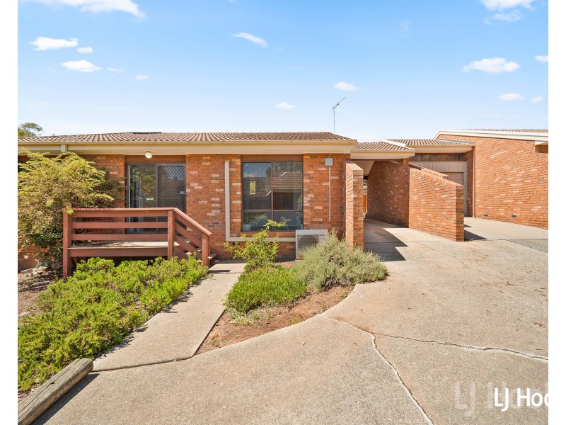 2/12 Lazarus Crescent, Queanbeyan NSW 2620