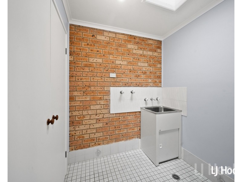 2/12 Lazarus Crescent, Queanbeyan NSW 2620