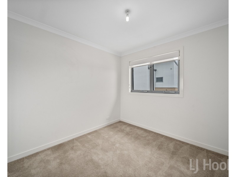 168 Gorman Drive, Googong NSW 2620