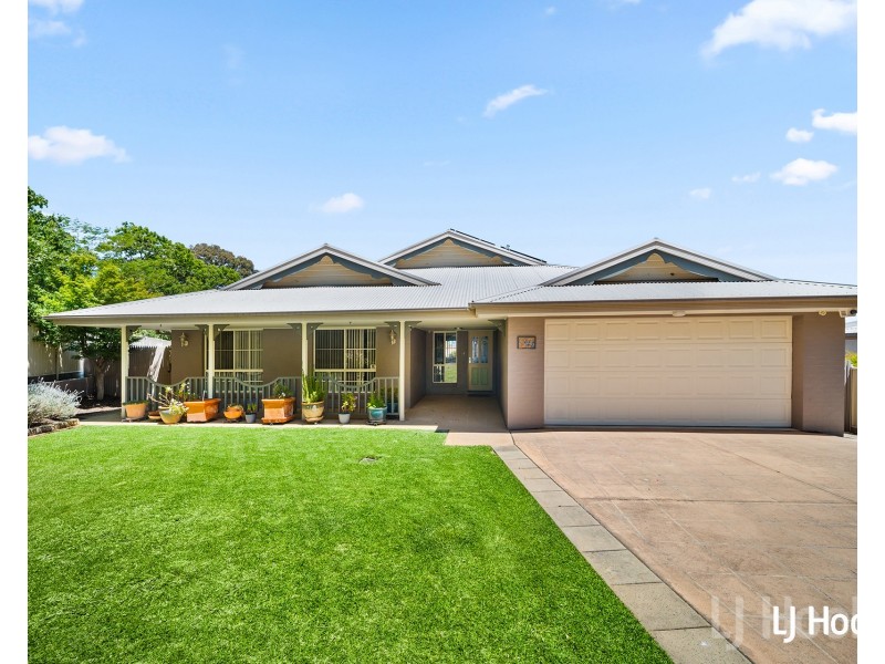 87 Ironbark Circuit, Jerrabomberra NSW 2619