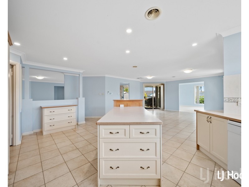 87 Ironbark Circuit, Jerrabomberra NSW 2619