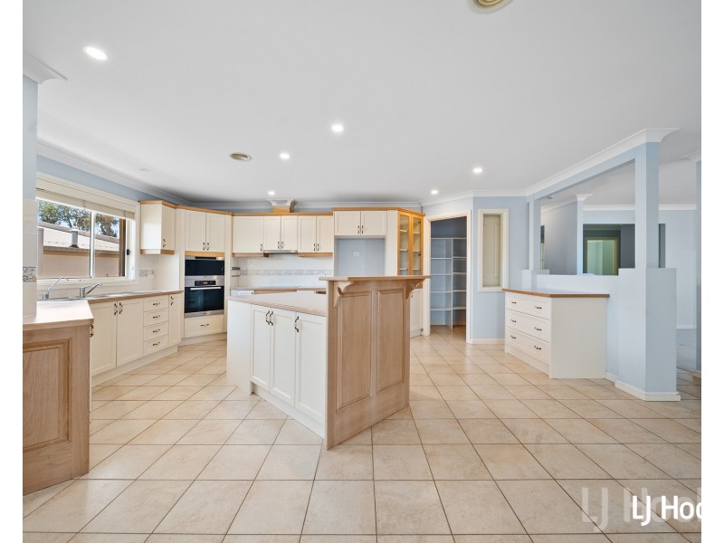87 Ironbark Circuit, Jerrabomberra NSW 2619