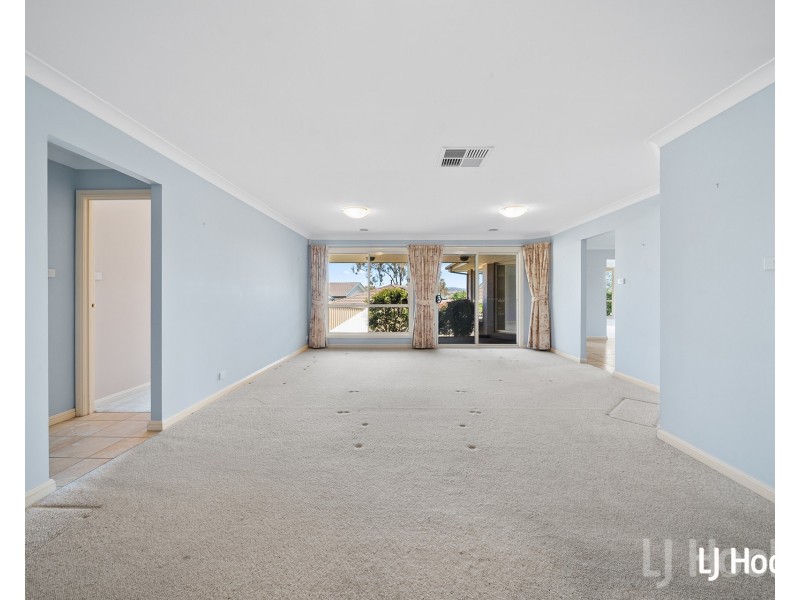 87 Ironbark Circuit, Jerrabomberra NSW 2619