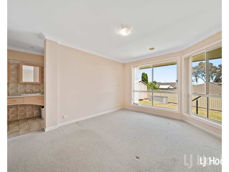 87 Ironbark Circuit, Jerrabomberra NSW 2619