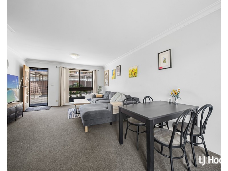 2/69 Donald Road, Queanbeyan NSW 2620