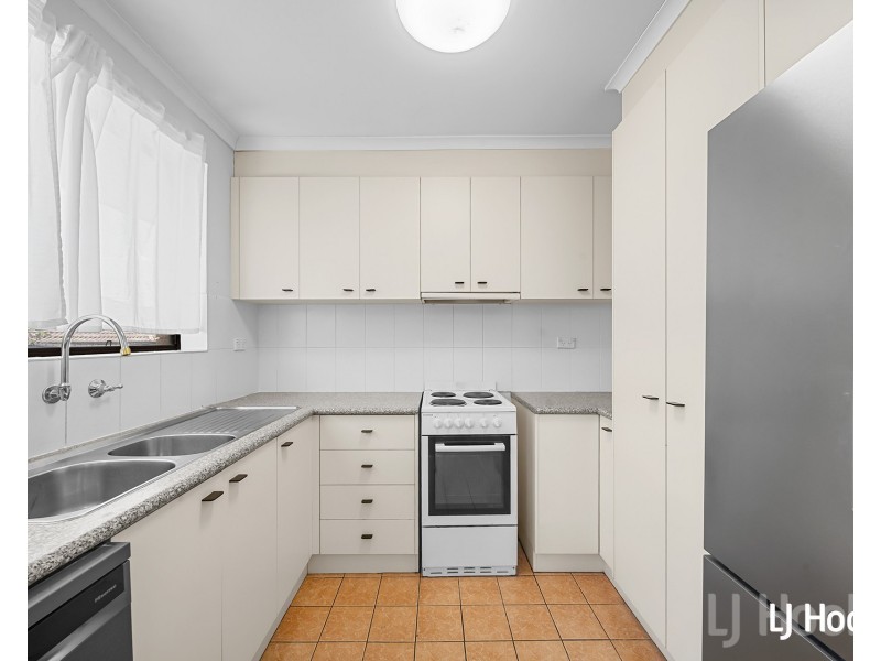 2/69 Donald Road, Queanbeyan NSW 2620