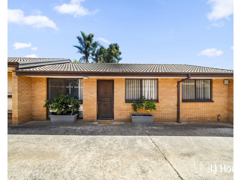 2/69 Donald Road, Queanbeyan NSW 2620