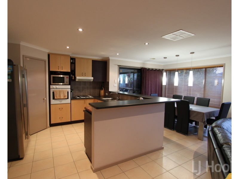 67 Thomas Royal Gardens, Queanbeyan NSW 2620