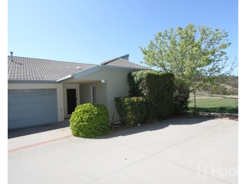 6/11 Doeberl Place, Queanbeyan NSW 2620