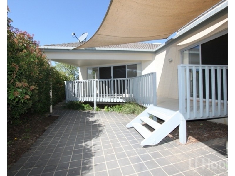 6/11 Doeberl Place, Queanbeyan NSW 2620