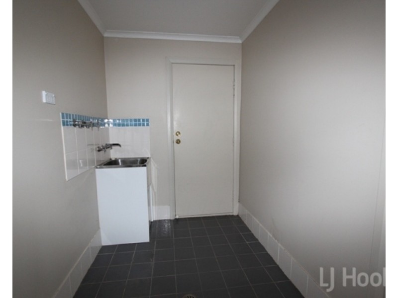 6/11 Doeberl Place, Queanbeyan NSW 2620