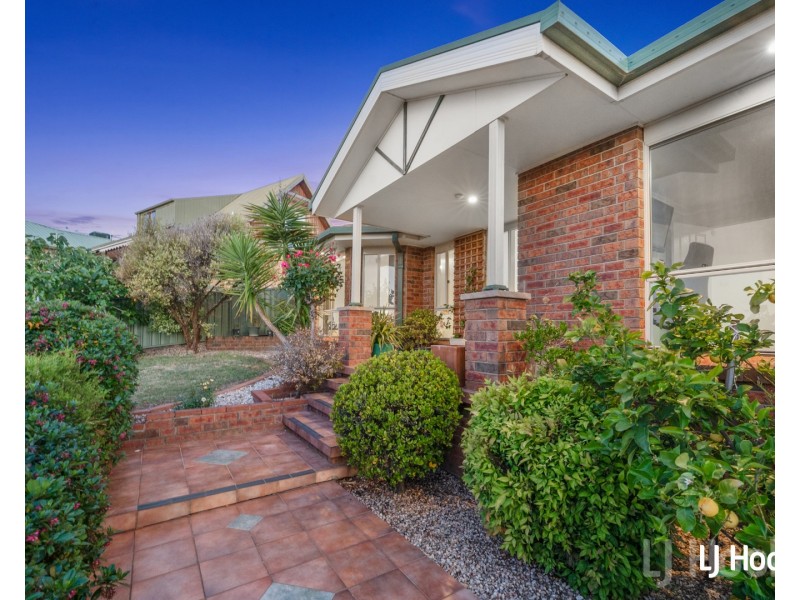 69 Crest Park Parade, Queanbeyan West NSW 2620