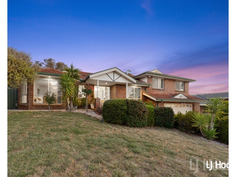 69 Crest Park Parade, Queanbeyan West NSW 2620